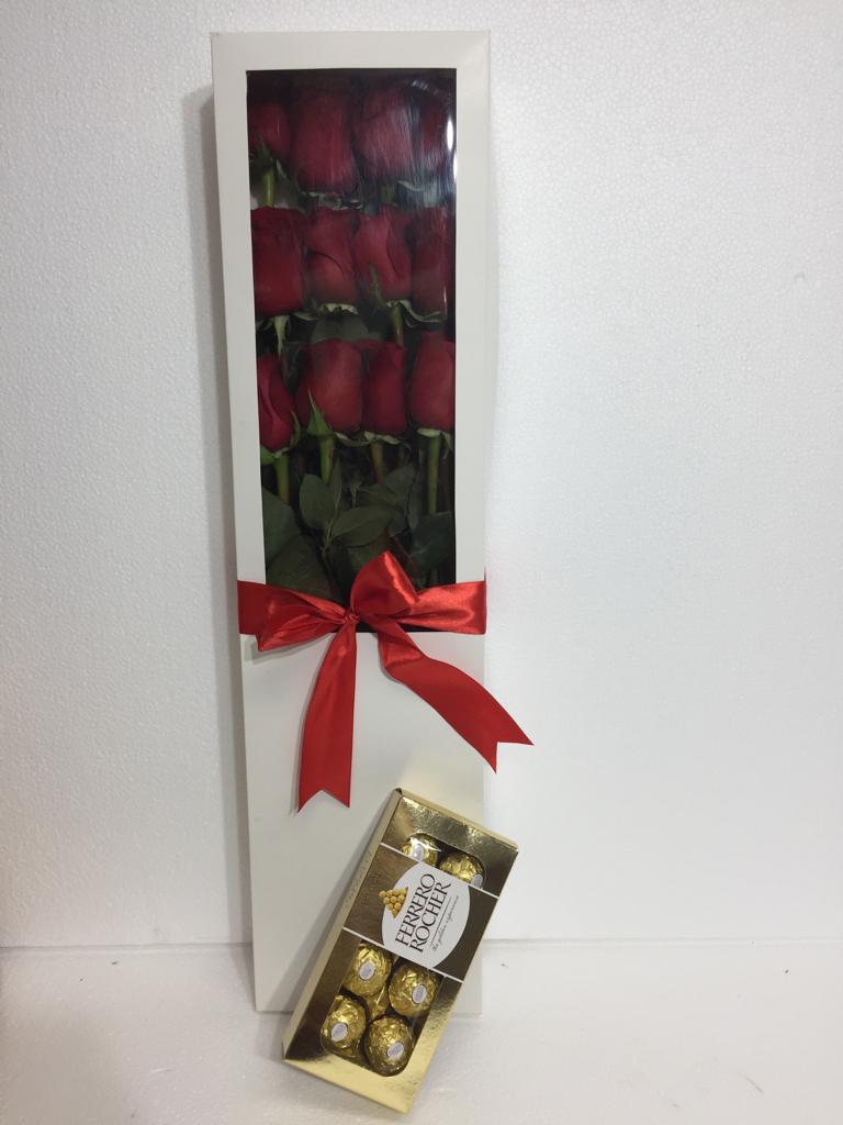 Caja con 12 Rosas y Bombones Ferrero Rocher 100 Gramos